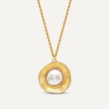Iris Pearl Round Necklace